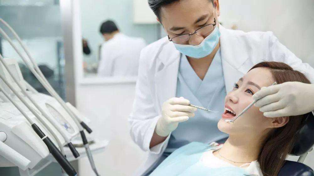 口腔修復工藝專業(yè)與口腔醫(yī)學技術專業(yè)是一樣的嗎？