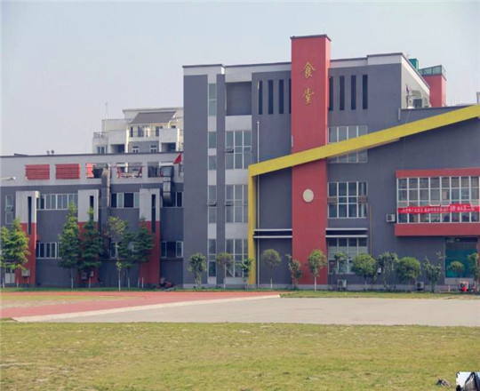 讀中國(guó)水電七局高級(jí)技工學(xué)校好不好？
