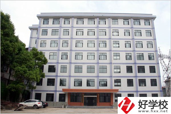 臨湘市職業(yè)中專學校有些什么專業(yè)？