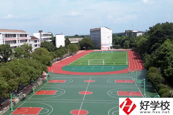 益陽市綜合職業(yè)中等專業(yè)學(xué)校收費貴不貴？