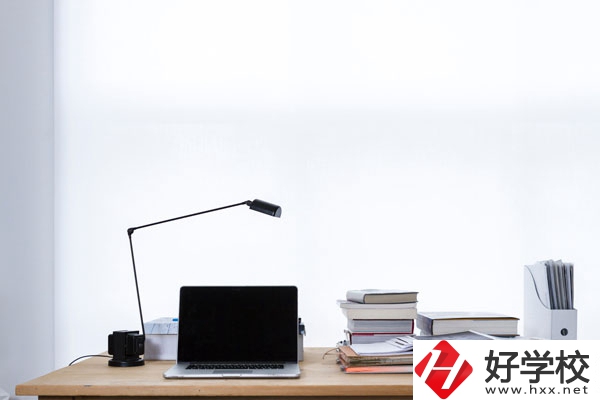 懷化市工業(yè)中等專業(yè)學(xué)校讀哪些專業(yè)比較好？