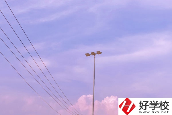 婁底市工貿職業(yè)中專學校怎么樣？