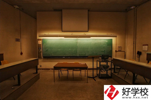 郴州文藝職業(yè)中等專業(yè)學(xué)校辦學(xué)特色是什么？
