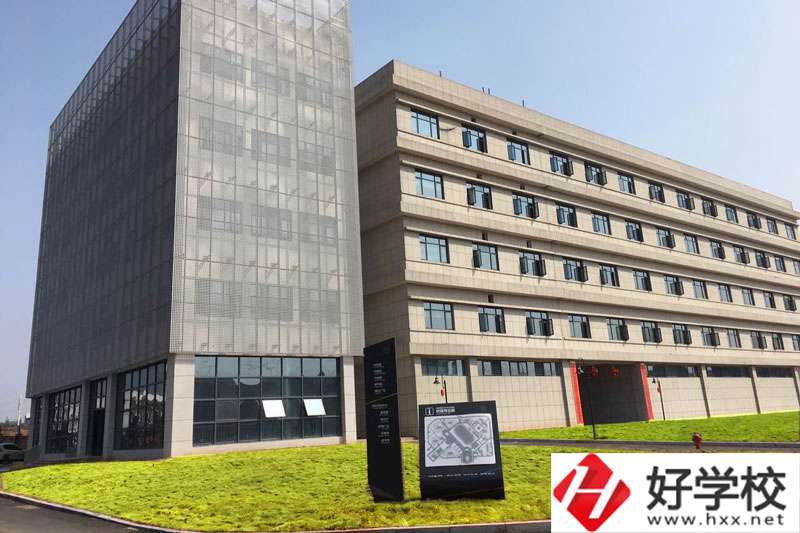 株洲市工業(yè)中等專(zhuān)業(yè)學(xué)校教學(xué)樓