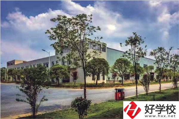 邵陽市二紡機技校在哪里？是公辦還是民辦技校？