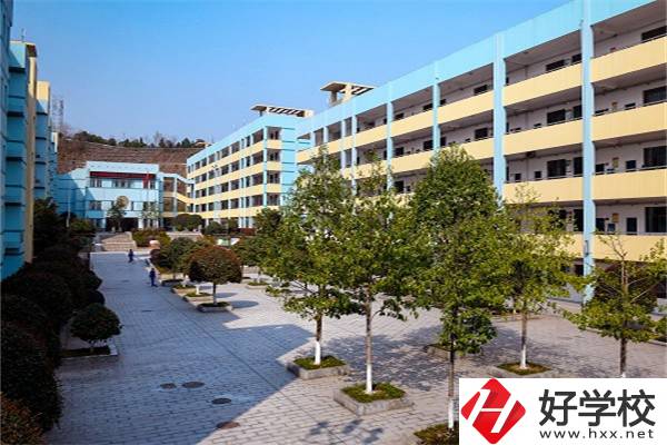 長沙財經(jīng)學(xué)校怎么樣？學(xué)費貴不貴？