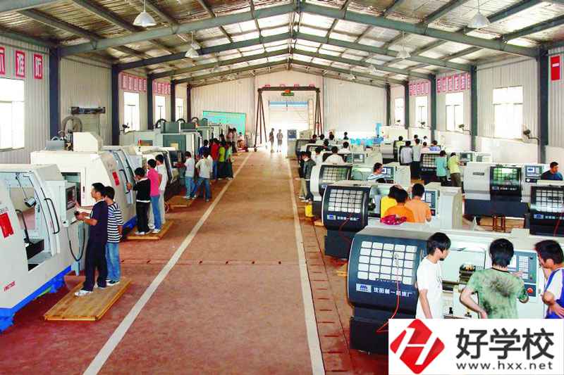 衡陽市信息網(wǎng)絡(luò)工程學校實訓室