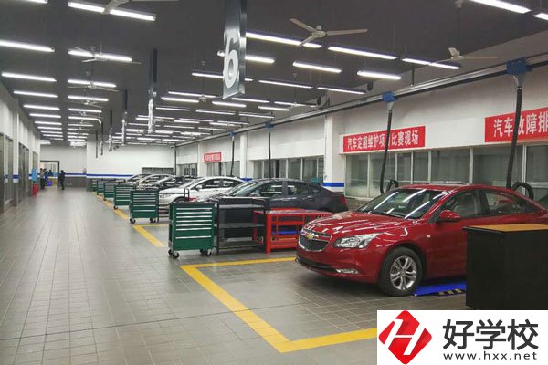 長沙汽車工業(yè)學校實訓(xùn)室
