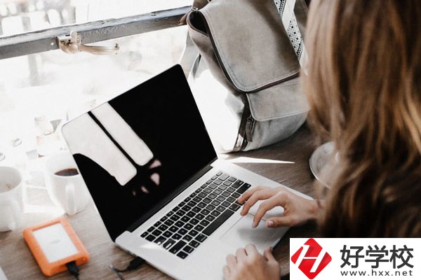 懷化市商貿(mào)經(jīng)濟(jì)管理學(xué)校好不好？宿舍怎么樣？