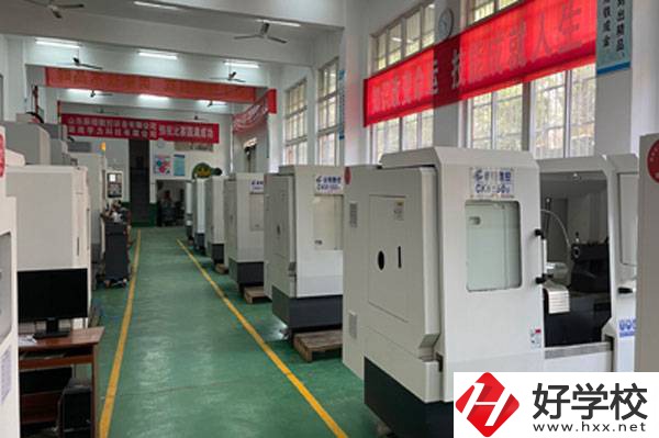 湖南省工業(yè)貿(mào)易學(xué)校在什么位置？有哪些辦學(xué)優(yōu)勢？