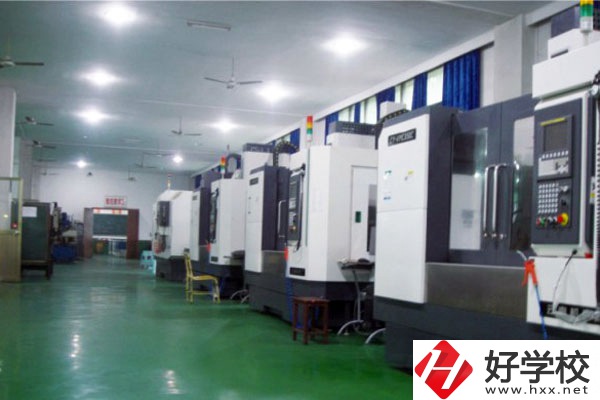 湖南兵器工業(yè)高級技工學(xué)校入學(xué)要注意什么？學(xué)費多少？