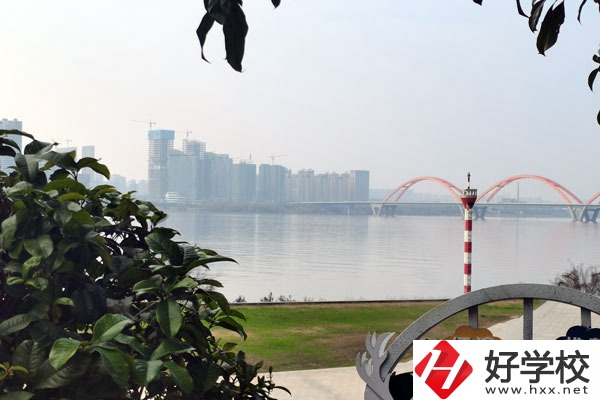 武岡市藍深職業(yè)技術學校怎么樣？就業(yè)前景如何？