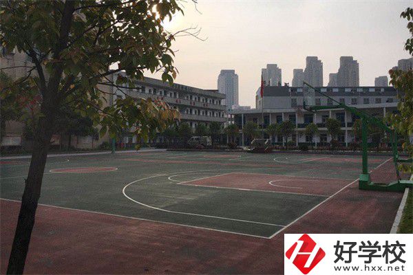 長沙醫(yī)衛(wèi)技校有哪些？辦學(xué)條件怎么樣？