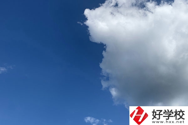 湖南有哪些中職學(xué)校服裝設(shè)計(jì)專業(yè)比較好？