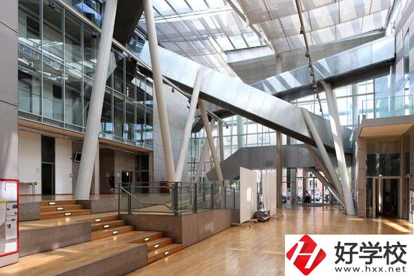 湖南職高學(xué)校排名較好的學(xué)校是哪些？有什么專業(yè)？
