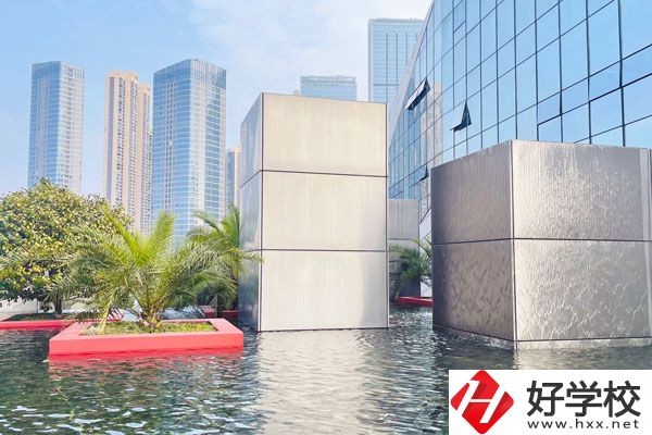 初中畢業(yè)想在邵陽讀中專，有什么好學(xué)校？