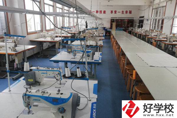 安鄉(xiāng)縣職業(yè)中專開設了哪些熱門專業(yè)？