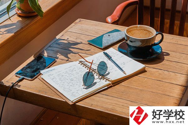 在永州什么學(xué)校可以讀學(xué)幼師專業(yè)？女生多嗎？