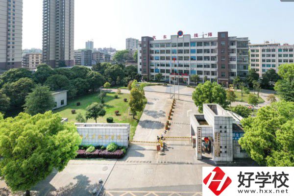 湖南省汽車技師學(xué)院辦學(xué)規(guī)模如何？設(shè)有哪些專業(yè)？