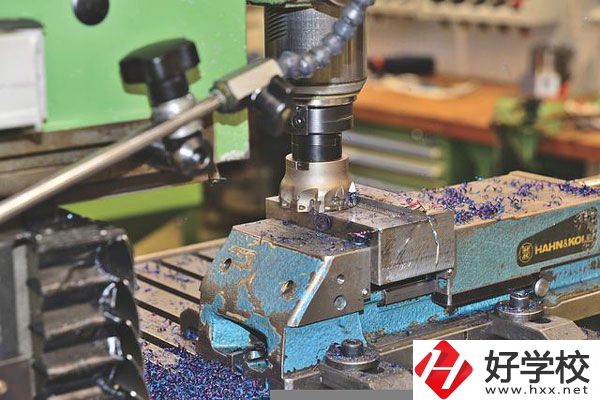 在婁底讀中職學(xué)校學(xué)什么專(zhuān)業(yè)比較好？