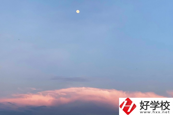 南縣創(chuàng)意職業(yè)技術(shù)學(xué)校有什么推薦專業(yè)？