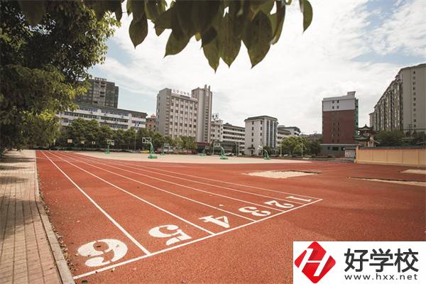 衡陽(yáng)市信息網(wǎng)絡(luò)工程學(xué)校是公辦還是民辦？學(xué)費(fèi)是多少？