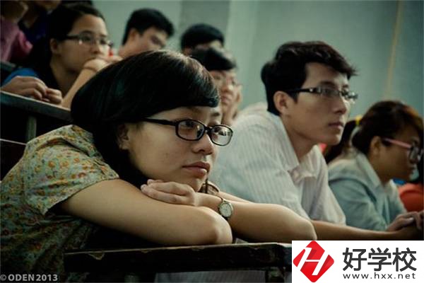 湖南初中畢業(yè)成績非常差選什么學(xué)校好？還有前途嗎？