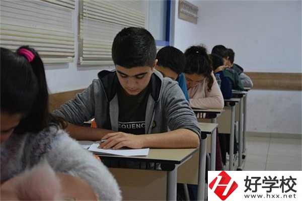 在湖南就讀中專限制戶籍嗎？上中專好不好？