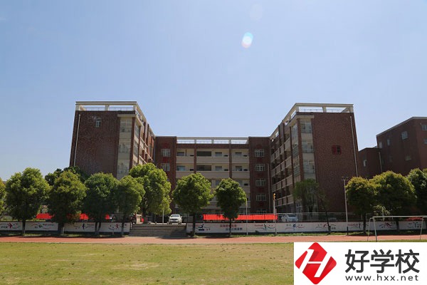 岳陽(yáng)市第一職業(yè)中專(zhuān)學(xué)校好不好？專(zhuān)業(yè)有哪些？