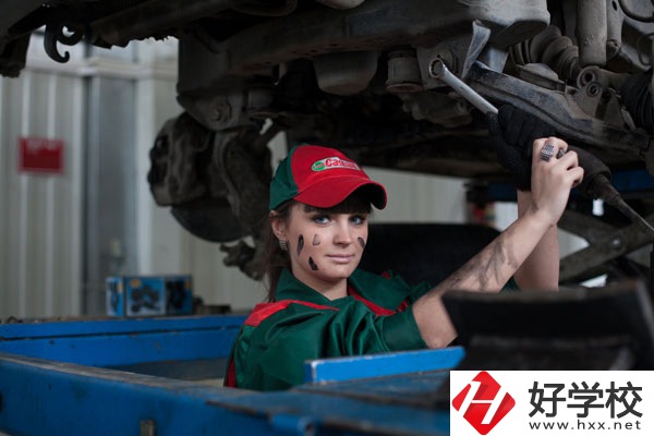 湖南省經(jīng)濟(jì)貿(mào)易職業(yè)中專學(xué)校汽車維修值得學(xué)嗎？