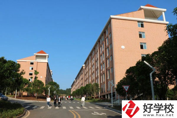 想在湖南省就讀的五年制公辦大專學(xué)校？看看這兩所學(xué)校