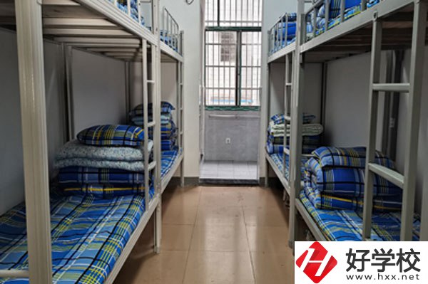 湖南省工業(yè)貿(mào)易學校招生要求有哪些？