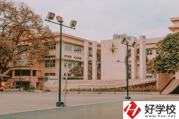 湖南懷化商業(yè)學校環(huán)境好不好？宿舍怎么樣？
