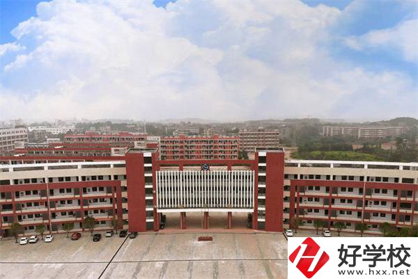 藍(lán)山縣職業(yè)中等專業(yè)學(xué)校是公辦學(xué)校嗎？有什么專業(yè)？
