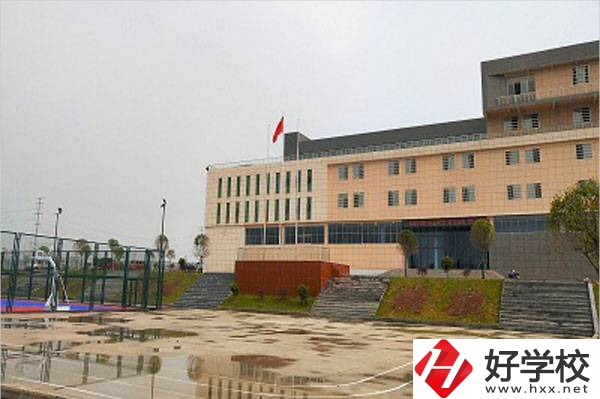 婁底市環(huán)宇中等職業(yè)技術(shù)學(xué)校在哪里？辦學(xué)條件怎么樣？