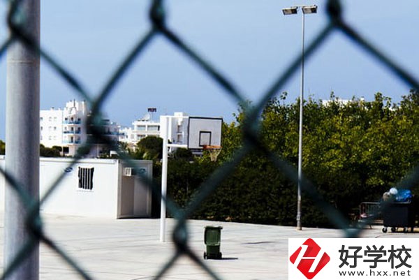 湖南省經(jīng)濟(jì)貿(mào)易職業(yè)中專學(xué)校好不好？宿舍怎么樣？