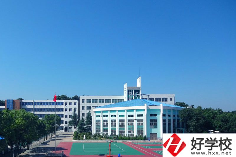 岳陽中岳經(jīng)貿(mào)職業(yè)技術學校教學樓