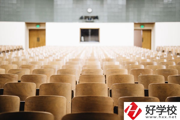 桂陽縣職業(yè)技術(shù)教育學(xué)校招生辦電話是什么？
