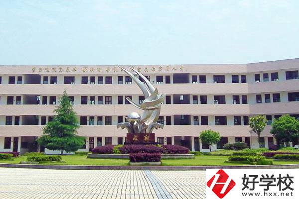 汨羅市楚怡職業(yè)中專學(xué)校有哪些重點(diǎn)專業(yè)？