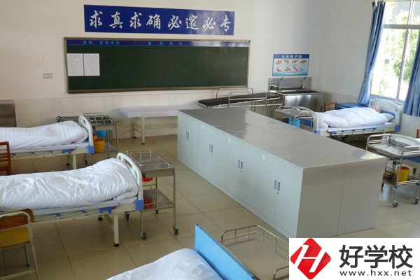 長沙有哪些中職學(xué)?？梢詫W(xué)護(hù)理專業(yè)？