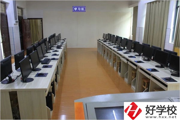 通道縣職業(yè)中等專業(yè)學(xué)校在哪？學(xué)費(fèi)需要多少？