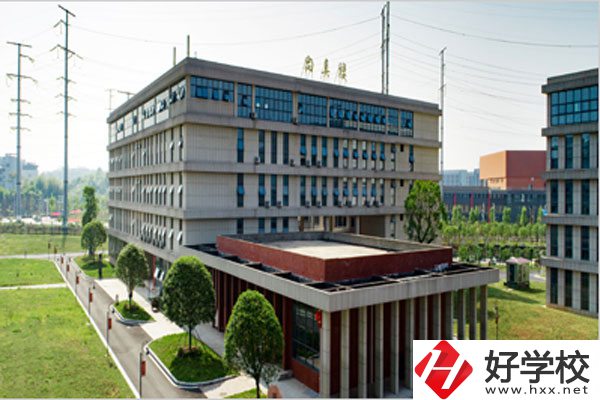 株洲市工業(yè)中等專(zhuān)業(yè)學(xué)校是公辦學(xué)校嗎？就業(yè)情況如何？