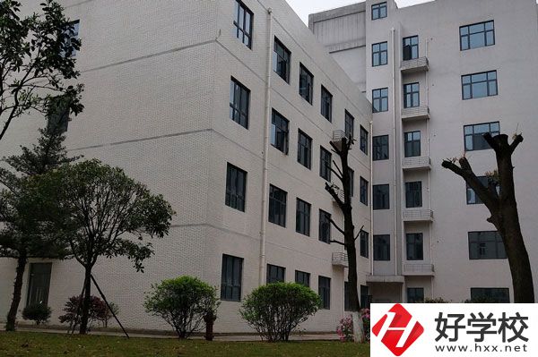 湖南有色金屬中等專業(yè)學(xué)校有哪些招生專業(yè)，收費(fèi)情況如何？