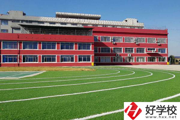 湘潭蓮城醫(yī)衛(wèi)中等職業(yè)技術學校有哪些辦學特色？