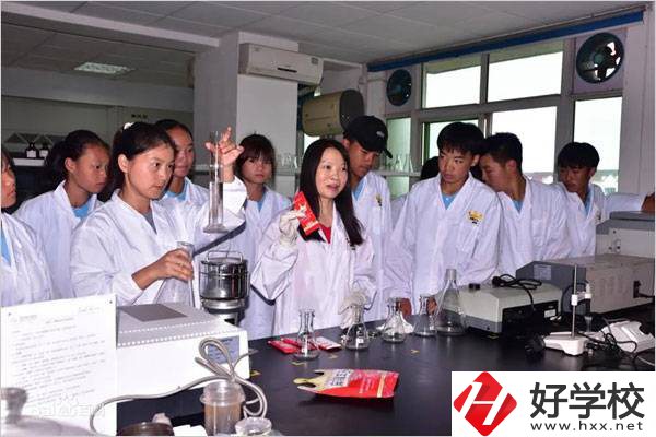 岳陽有哪所中職學(xué)校有辣條專業(yè)？該專業(yè)學(xué)了有用嗎？