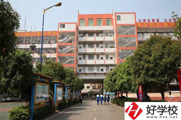 湖南育才技工學(xué)校怎么樣？是公辦學(xué)校嗎？