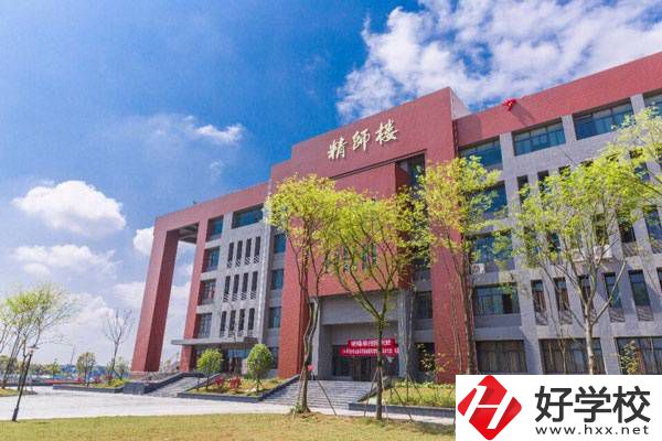 長沙有五年制大?？梢酝扑]嗎？學校開設有什么專業(yè)？
