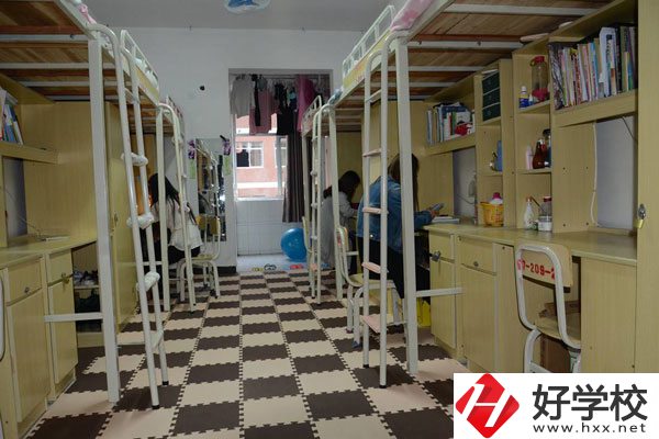 張家界地區(qū)有名氣的中職學(xué)校有哪些？