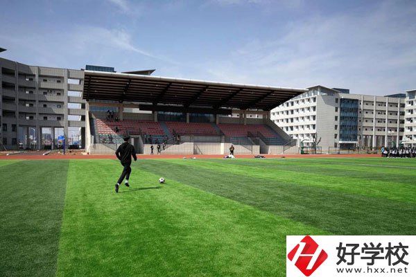株洲市工業(yè)中等專業(yè)學(xué)校有哪些辦學(xué)特色？