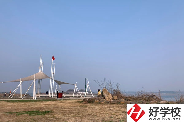 想學(xué)幼兒保育專業(yè)，張家界這三所中職學(xué)校值得一看